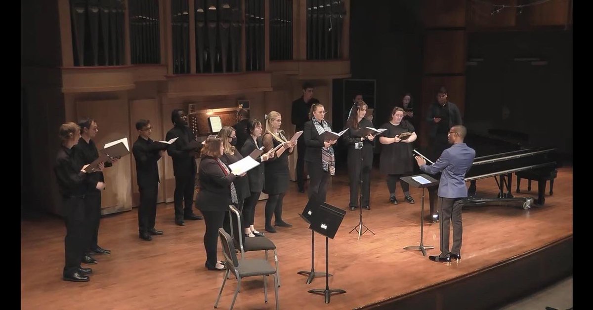 Conductor_BBII's tweet photo. First DMA Conducting Recital: ✅
Full of gratitude for each of my musicians, those who supported in attendance, and for the guidance of my conducting professor, Dr. Alicia Walker.
#recital #conductor #blackconductor #doctoralstudent #live 🕊️ https://t.co/9pH2G5uWiN