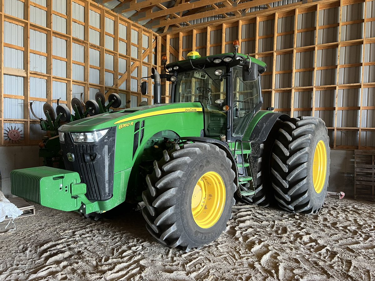 calhorst5's tweet photo. 2021 Deere 6250R Ultimate auto trac unlock 1390 hrs and 2012 8360R 4700 hrs auto trac and 6000 receiver for sale. both 50k IVT, loaded w power beyond. both will be fully serviced and gone through shop. prefer selling less duals. DM for more info, available late dec / Jan https://t.co/QzZl99qwZS