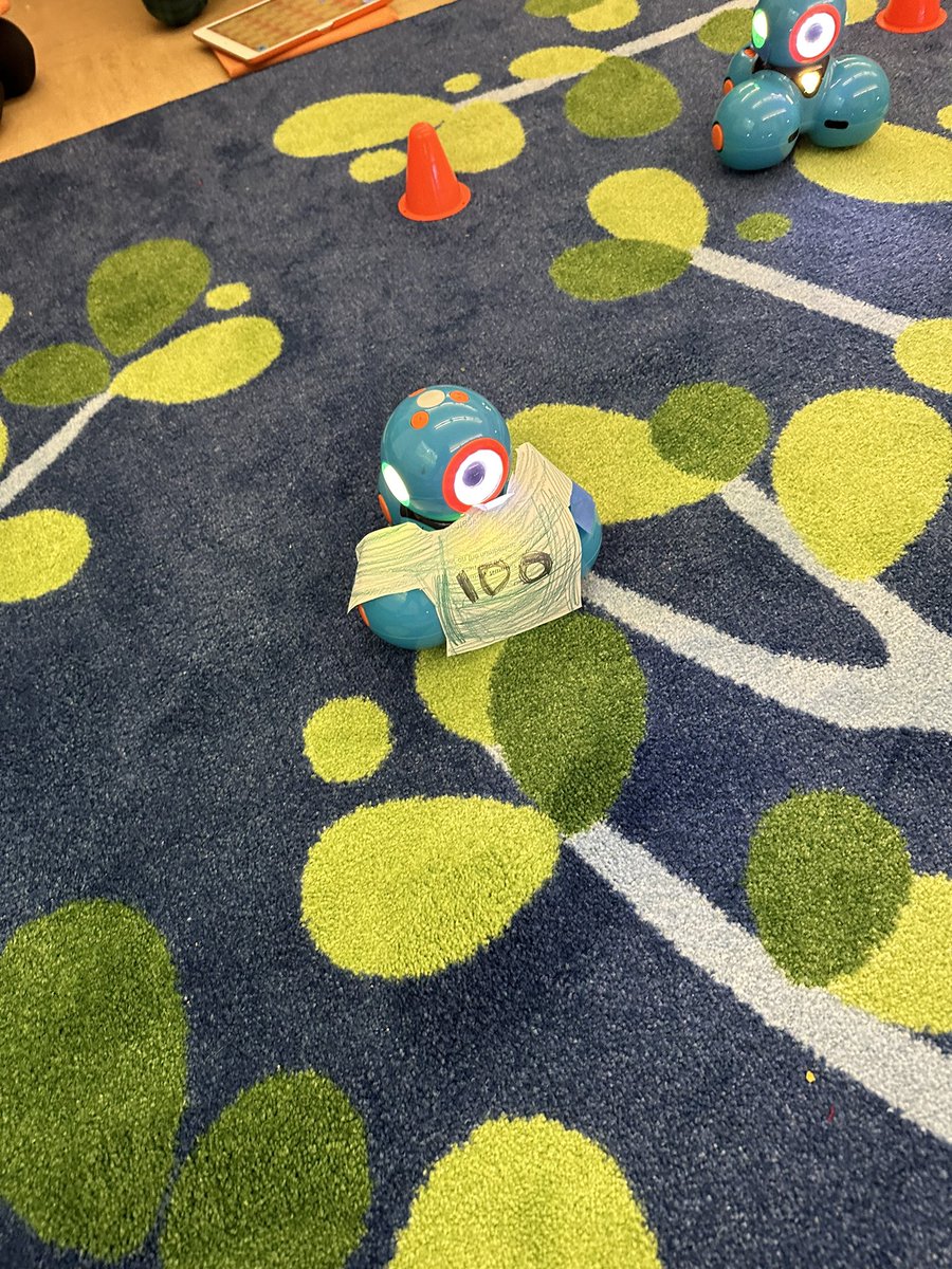 ZamoraTech's tweet photo. Coding @WonderWorkshop Dash players to bring @FIFAWorldCup to life in our classroom. #fifa23  @wonder_es @EAFIFAesports @fifaworldcup_es @vikasgupta @PauloBlikstein @csta_nyc @CSTANewJersey @NJECC @codeorg @The_School https://t.co/EtUoS1mtWX