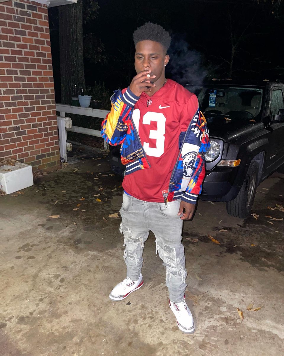 kidd_blvk's tweet photo. No silver spoons this sh!t came up off the flo 🏚️👺 https://t.co/kKHd8NdJA8