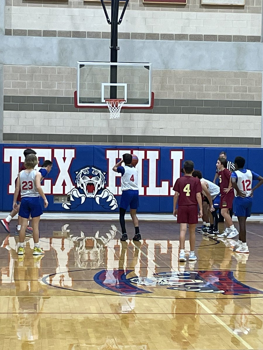 TexHillBoysAth's tweet photo. Tigers sweep Bush in both 7th and 8th grade! Strong performances tonight boys! 💪🐅#TexHill #TigerTough #NEISDAthletics https://t.co/uU2Vdk06NM