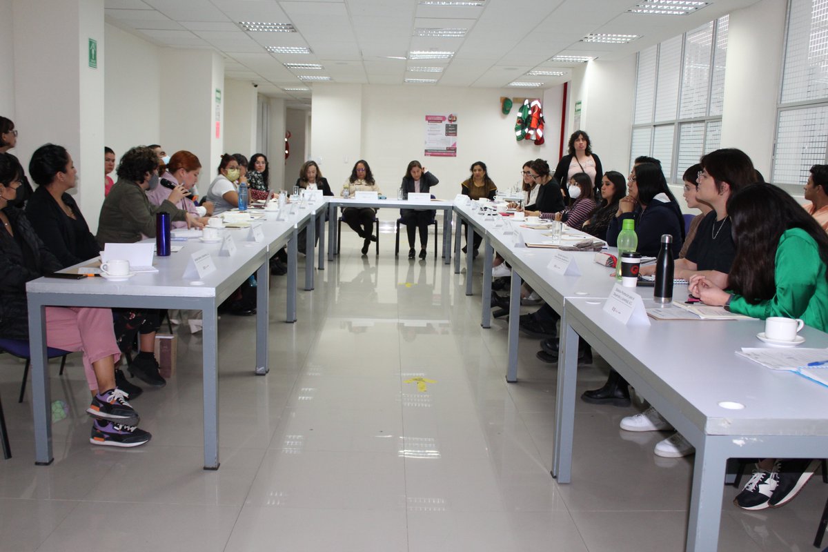 SeMujeresCDMX's tweet photo. En el @GobCDMX trabajamos todos los días para garantizar los derechos sexuales y reproductivos de todas y todos los jóvenes; en especial de las adolescentes, jóvenes y mujeres de la Ciudad de México.
#NoEstasSola 
#3AñosJuntas
#FOBAM2022
@inmujeres https://t.co/38rAjGvXQ9