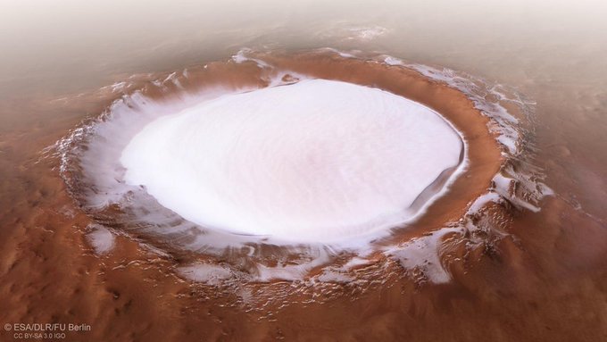 konstructivizm's tweet photo. Water ice on Mars captured by the European Space Agency! https://t.co/9ZzEHwU0xq