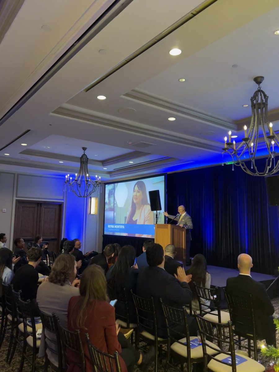 VLeadership's tweet photo. Pastor Warren H. Stewart Sr., the 72nd Man of the Year, is taking the stage to introduce our 73rd Woman of the Year, @ReynaEMontoya! #VLMW73 #LeadingAZ https://t.co/7odY8NL9p5