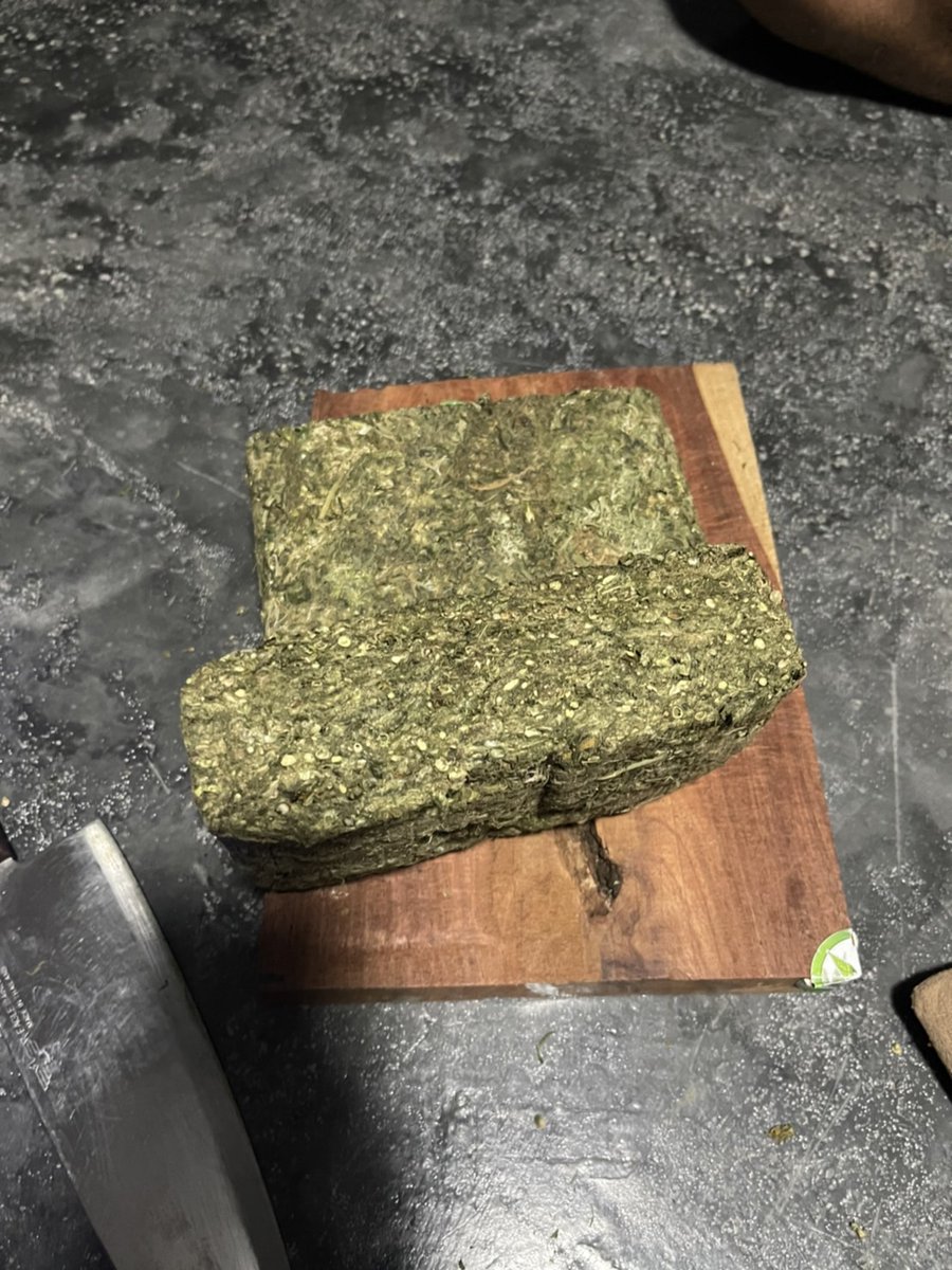 420_kaycha's tweet photo. 🌿ของเรามีพร้อมส่งนะจ่ะ #weed 💯
📣ถ้าลูกค้าสนใจ แอดไลน์มาเลยจ่ะ🥰
https://t.co/fbleBnliPT
🌿 ไม่ขายให้เด็กต่ำกว่า 18
👉 ราคางานไม่สร้างบ้านนะจ่ะ 🤏
🌿ขีด800
#กัญชาออแกนิค #กัญชาเชียงใหม่
#กัญชาอัดแท่ง #กัญชา #ขายกัญชา
#กัญชาog #กัญชากรุงเทพ #กัญชาเสรี #WeedLovers #WEEDSHOPS https://t.co/c4O1RExmFp