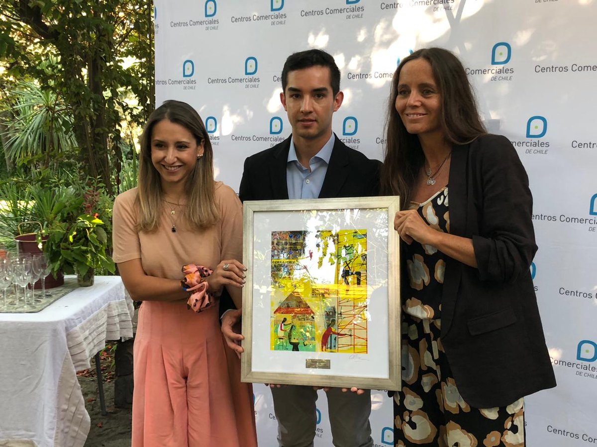 camaracentrosc's tweet image. El tercer lugar del #PremioInnovaciónSocial2022 es para el programa “Oficio Vecino” de #EspacioUrbano, una plataforma online gratuita en que vecinos del mall publican sus servicios y oficios, promoviendo el emprendimiento, redes de apoyo y desarrollo comunitario. ¡Felicidades!