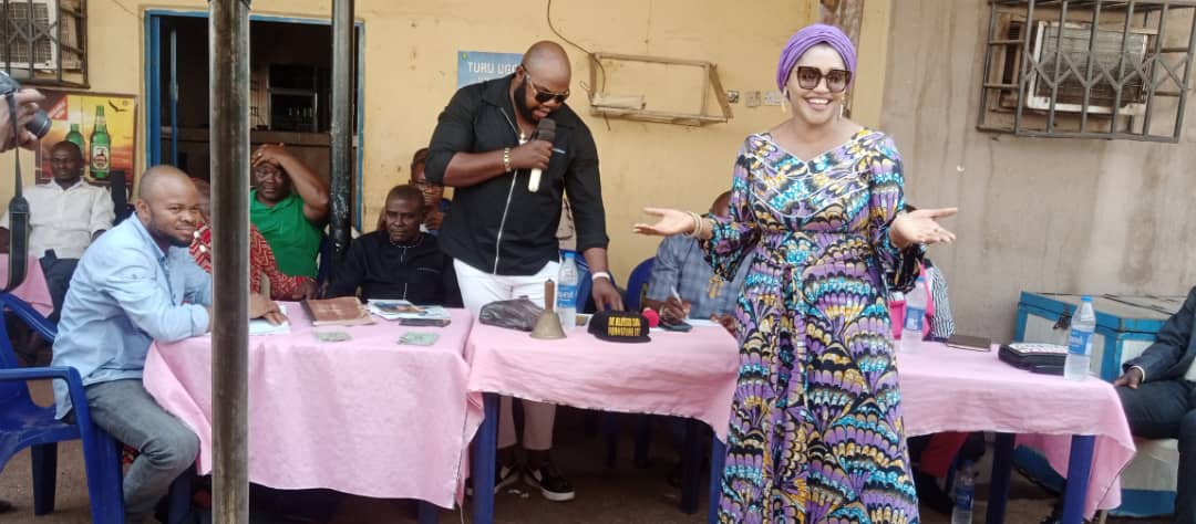 Ogbodojoy11's tweet photo. * Happening Live...*

*Ada Ogbu Meets With Woodcrafts And Furniture Makers Enugu South LGA...*
with the above mentioned group, Inclusive Representation during her term in office as Senator.
*Ka Nwaanyị Jeekene For A Better Tomorrow* https://t.co/LbnVFBbYFz