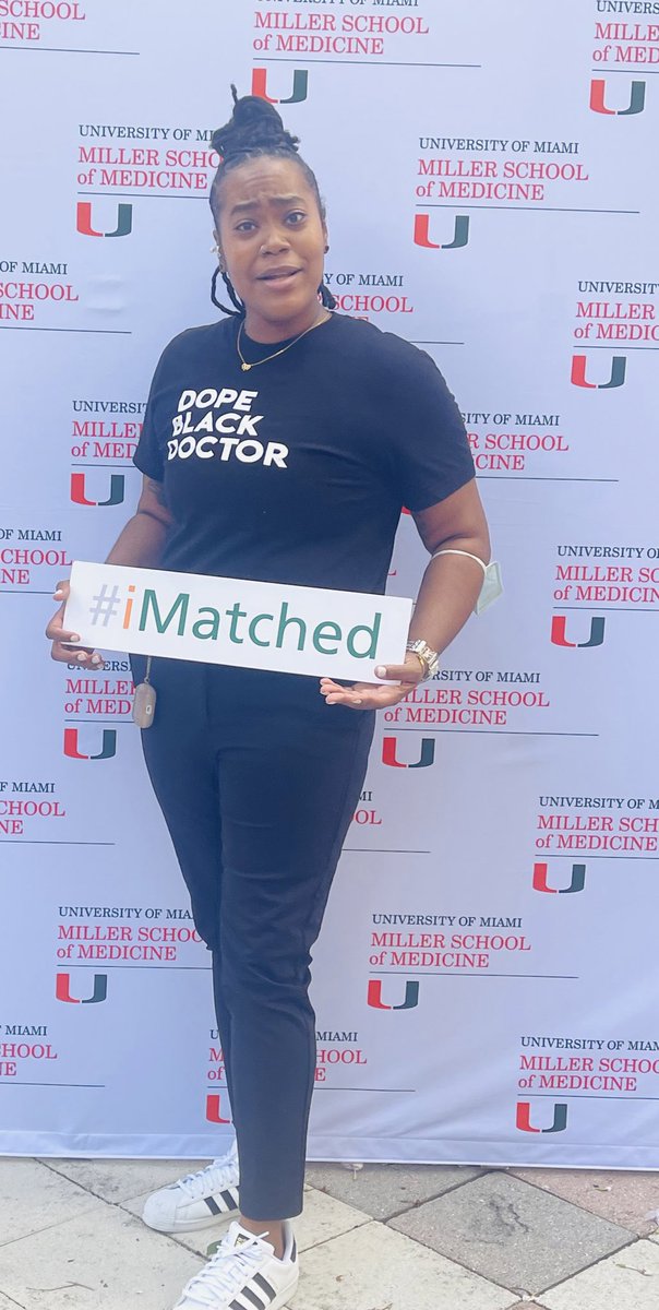 KadijahPorterMD's tweet image. Black.
Woman.
Gay.
First Gen.
..Cardiologist 🫀
Taking me a while to believe it too 🙃
