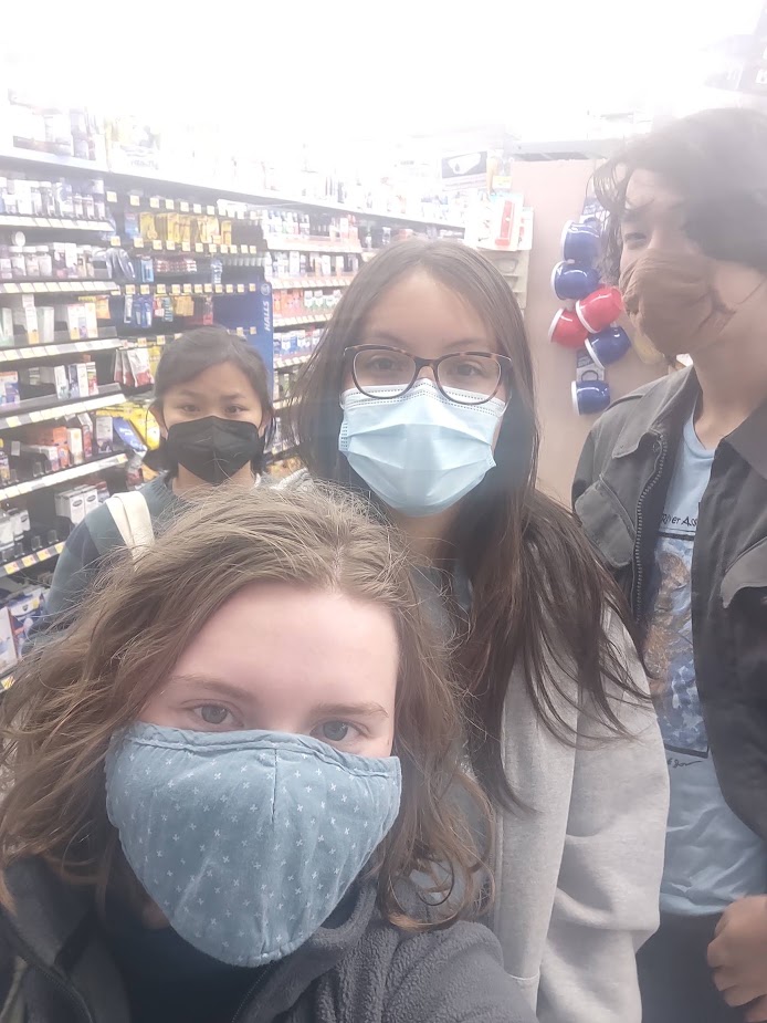 HighlandsIE21's tweet photo. When the flu started again, a group of us roundtripped down the mountain to get our flu shots. We wanted to stay healthy so that we could continue our work.

-GR
@UNC @UNC_IE @UNCResearch @uncstudyabroad @unccollege @unc_our @HighlandsBIO @HighlandsBioFdn https://t.co/1cEBfG0Qve