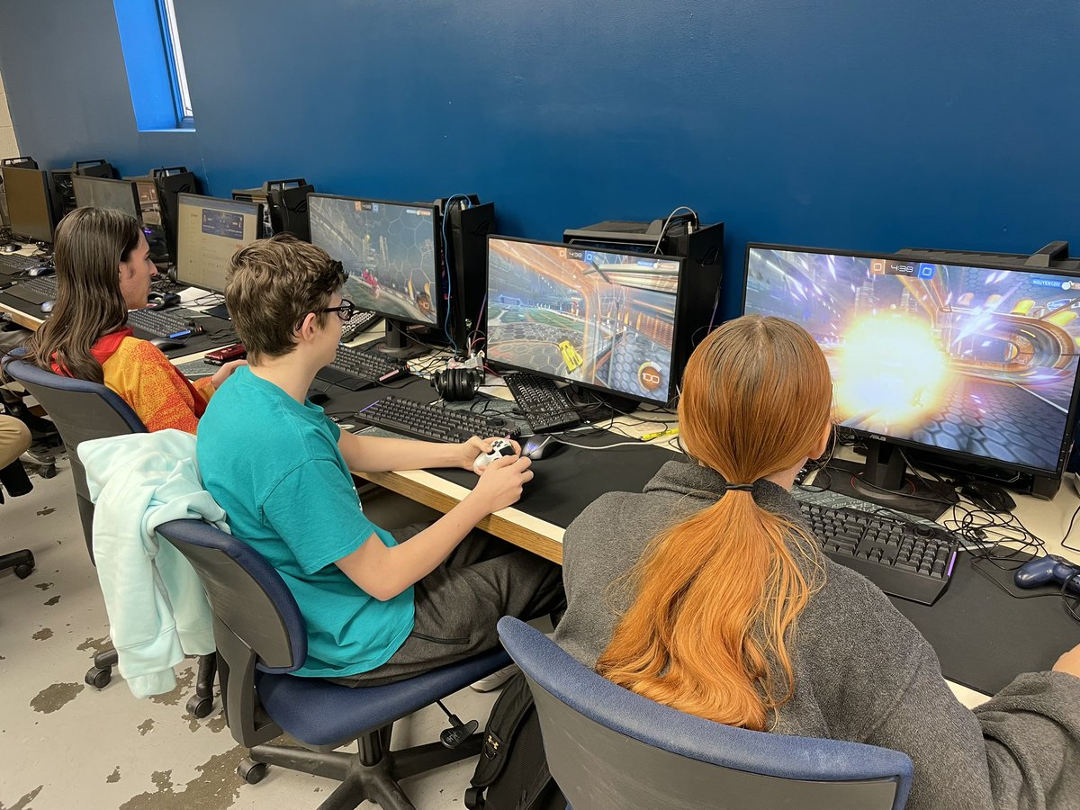Our BPHS Rocket League eSports team has made the playoffs and are playing today.  They drew the No. 1 Team nationally for their first playoff game.  Best of 7.  Go Dragons!