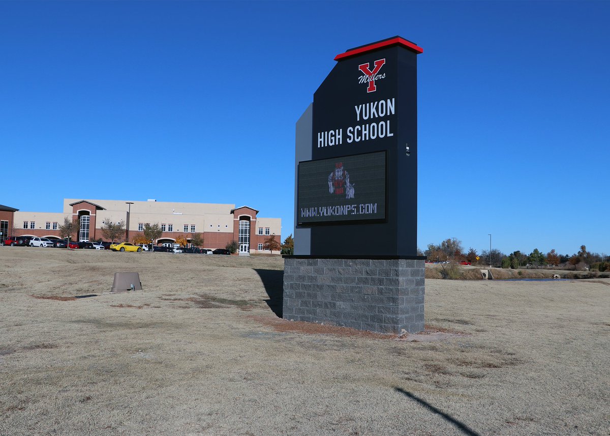 YukonDistrict's tweet photo. We are so excited to have all of our new monument signs! They provide our schools another way of communicating with our students, parents, and community. The new signs would not have been possible without your support, as it was a part of our 2021 bond. Thank you, Yukon! https://t.co/QwtWR4aamk