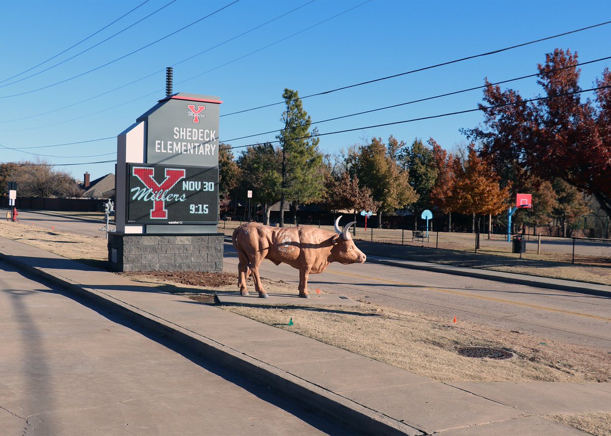 YukonDistrict's tweet photo. We are so excited to have all of our new monument signs! They provide our schools another way of communicating with our students, parents, and community. The new signs would not have been possible without your support, as it was a part of our 2021 bond. Thank you, Yukon! https://t.co/QwtWR4aamk
