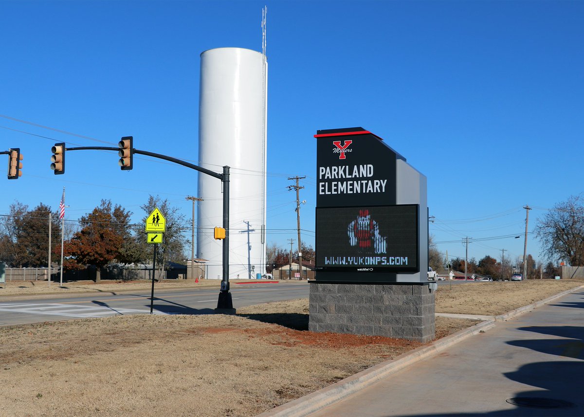 YukonDistrict's tweet photo. We are so excited to have all of our new monument signs! They provide our schools another way of communicating with our students, parents, and community. The new signs would not have been possible without your support, as it was a part of our 2021 bond. Thank you, Yukon! https://t.co/QwtWR4aamk