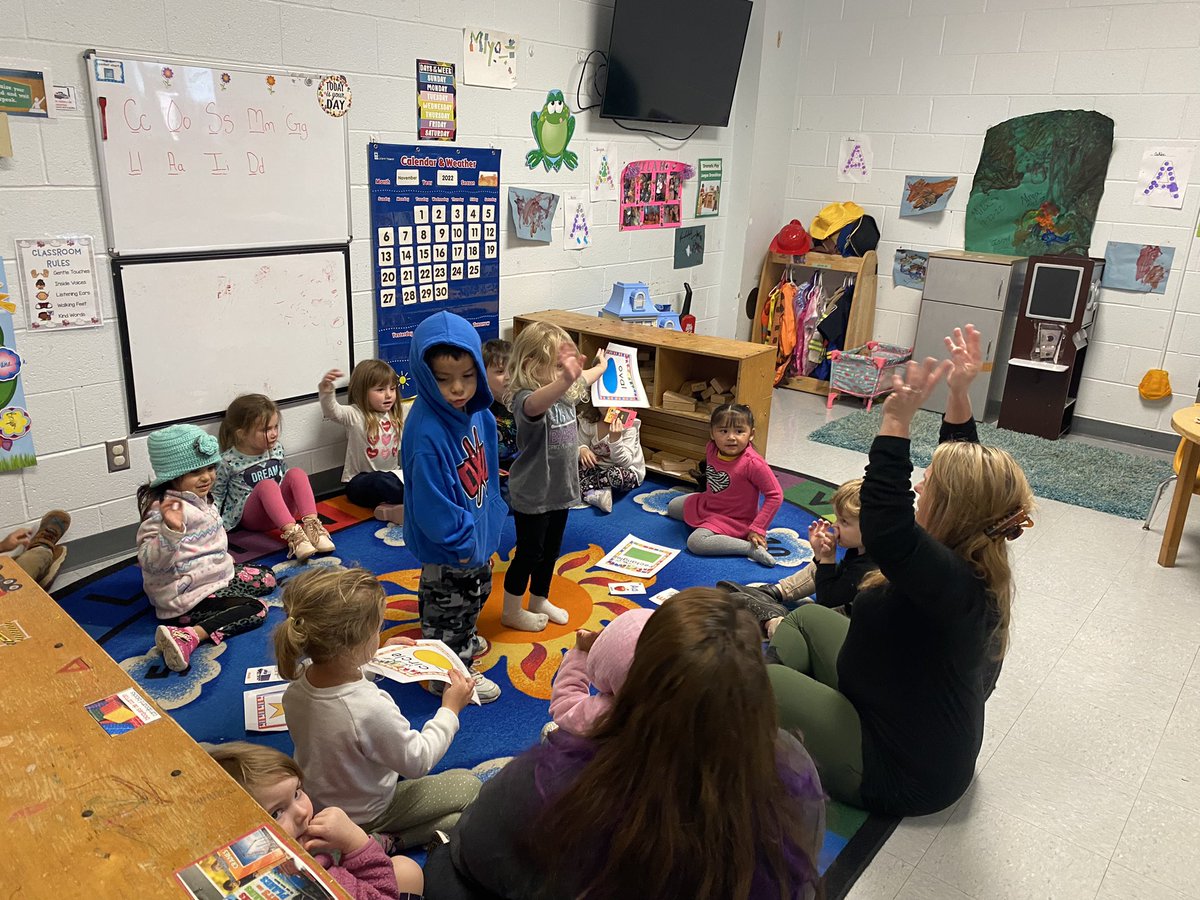 MBaker_RunSun's tweet image. Don’t blink!  Time is fleeting, and these pre-K and Headstart students already look like kindergartners! @eastfieldglobal @MCSHeadStart @NCPreK @brian_t_oliver #SomethingGreat