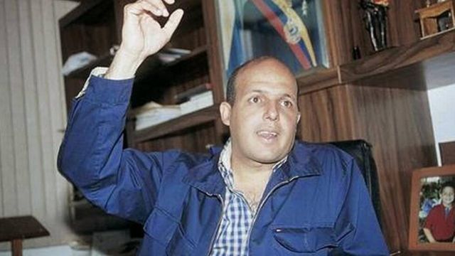 Elpoliticonews's tweet photo. 🇻🇪🇺🇸 | #AlejandroAndrade puede ser clave para desmontar un esquema de corrupción contra PDVSA que se estima en $2.400.000.000.
Entérate de todos los detalles aquí ⬇️:
https://t.co/ixdnorriNO
#Venezuela #PDVSA https://t.co/gE5lNPvDS9