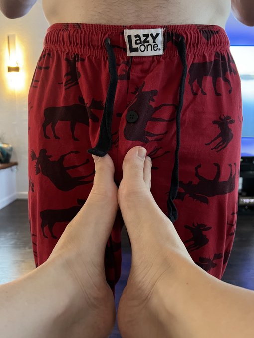Friday #footfetısh 👣anyone? Check out my other site. 😈 https://t.co/4uOh25thMz<a href="/tag/footfet%C4%B1sh"class="tags">#footfetısh</a>