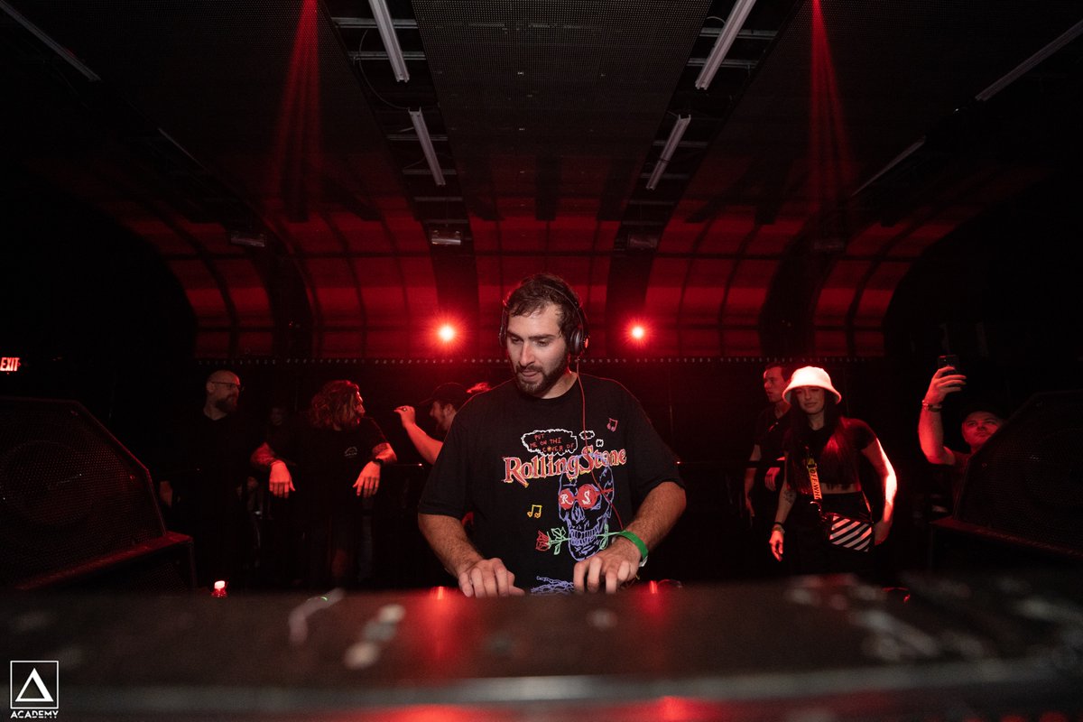 We celebrated thanksgiving the right way with <a href="/FLOSSTRADAMUS/">FLOSSTRADAMUS ⚠</a> and HDYNATION. ⚠️🦃 <a href="/barilanmusic/">BARILAN</a>, <a href="/DoggoSound/">🦂 DOGGO 🦂</a> and <a href="/onlybluur/">BLUUR</a> thank you for getting down with us! 💥 All photos are live on FB: Facebook.com/academylosange… 

📸 visuallychris