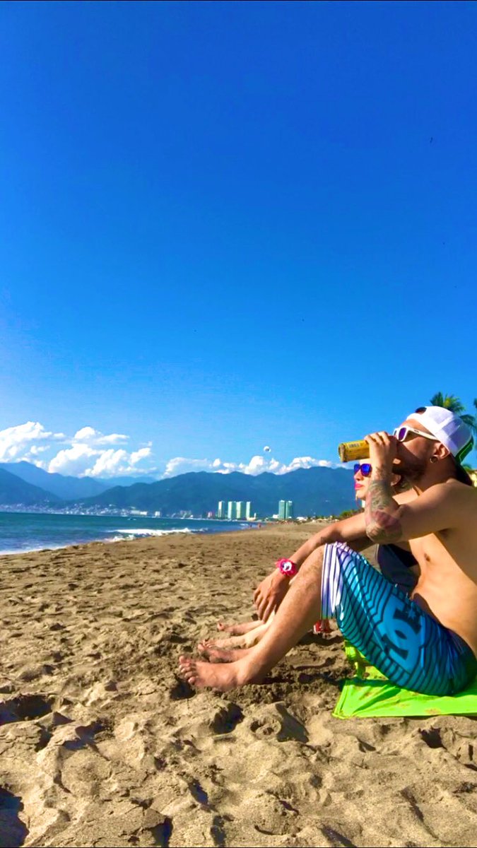 pablopleyance's tweet photo. Sunny day! ☀️🏝😎❤️
.
#sunnyday #moments #perfectmoments #love #inlove #couple #sky #sea #beach #kids #coolkids #vallarta #puertovallarta #colors https://t.co/Zsr7KJWtWG