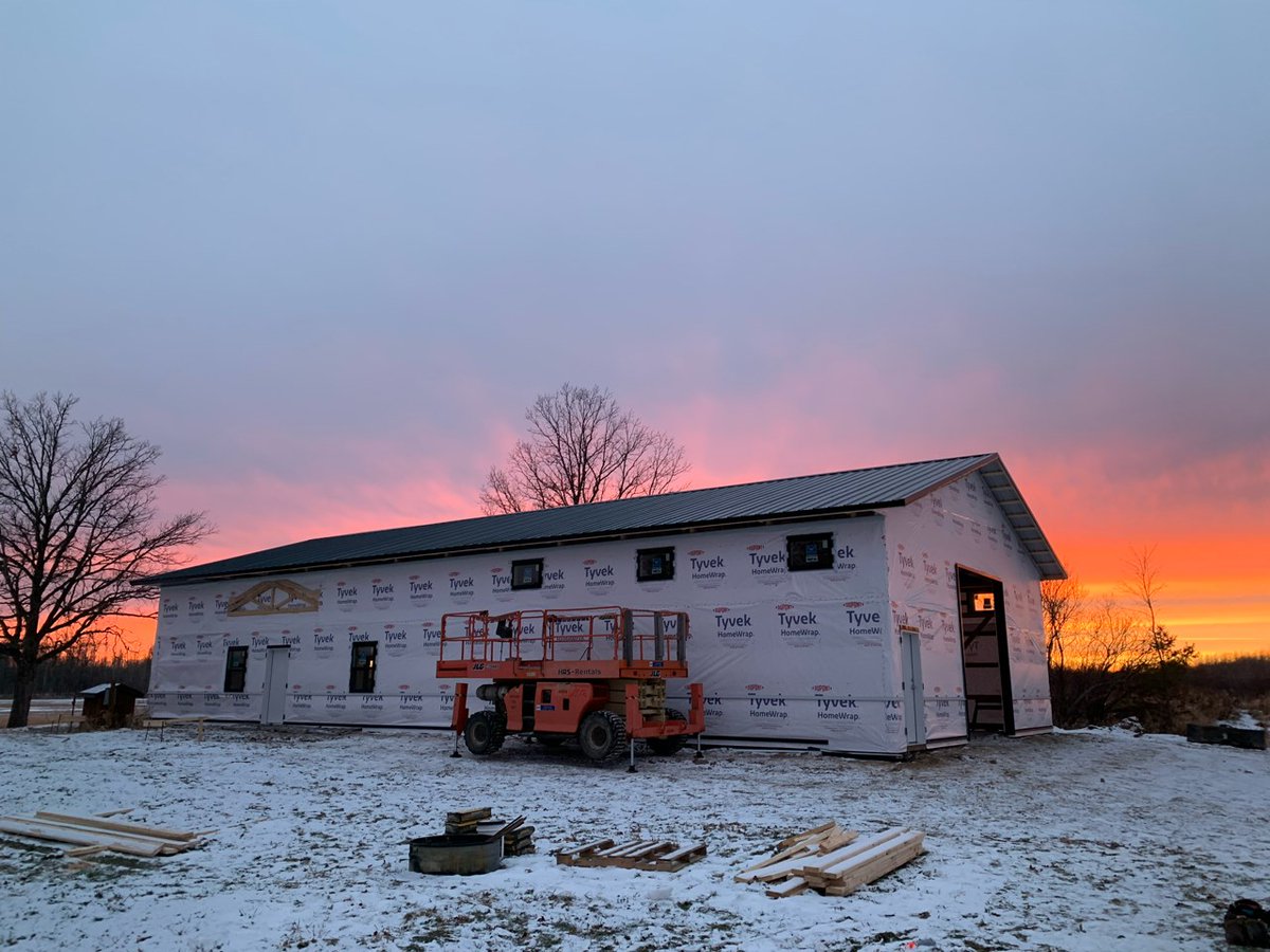 StructuralBuil1's tweet photo. After a hard day of work, Structural foreman Rob stopped to take this beautiful shot 🙌
This post-frame home in Palisade, MN is ready for side steel, porch framing, and of course another beauty shot.
#structuralbuildings #postframehome #shouse #sunset #constructionphotography https://t.co/MuKzan2Mbj