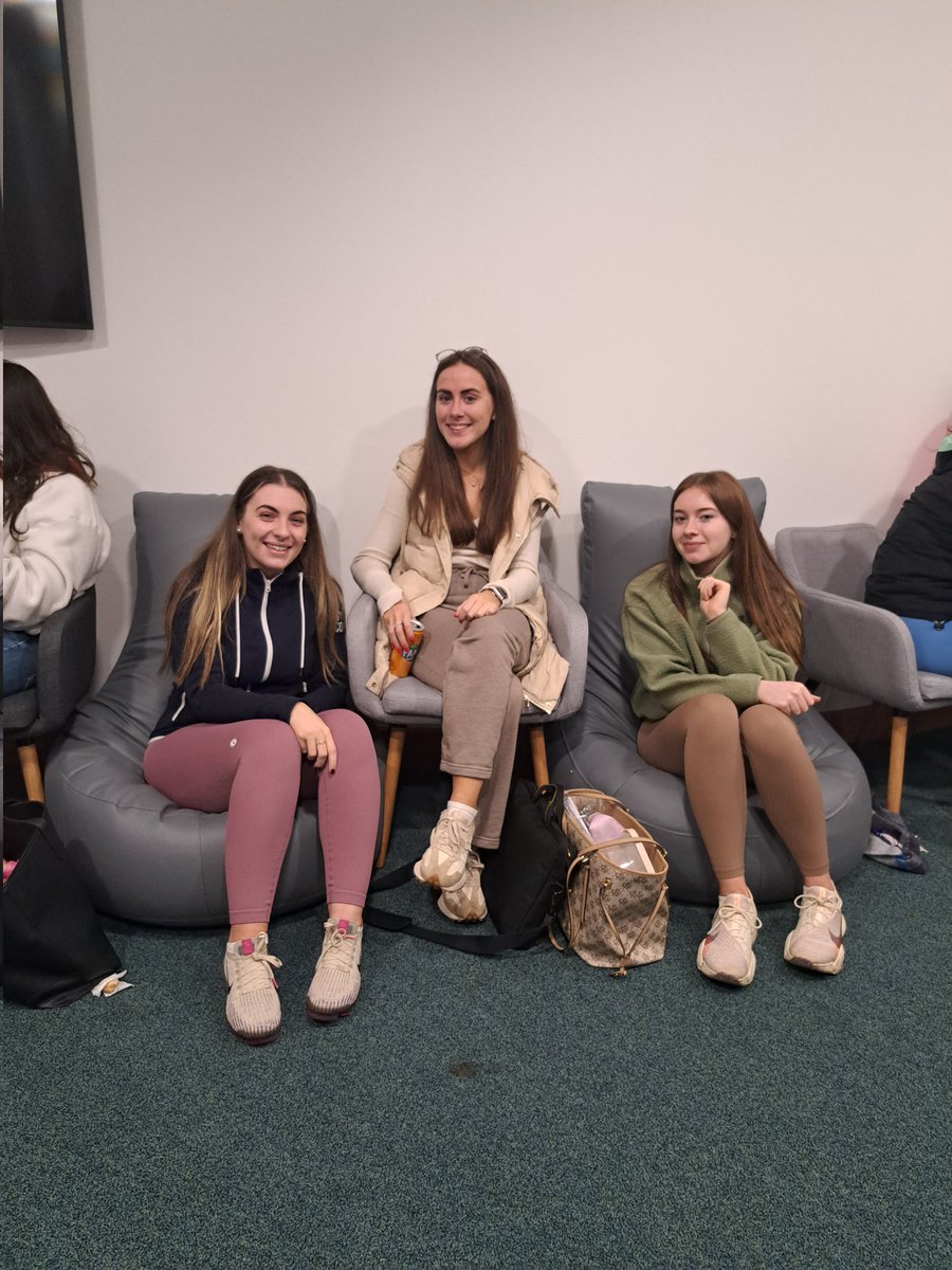 GaeilgeCSA's tweet photo. Mic léinn agus cairde na Gaeilge ag oscailt oifigiúil an tSeomra Caidrimh @StAngelasSligo 💚 https://t.co/gr11yyGgUF