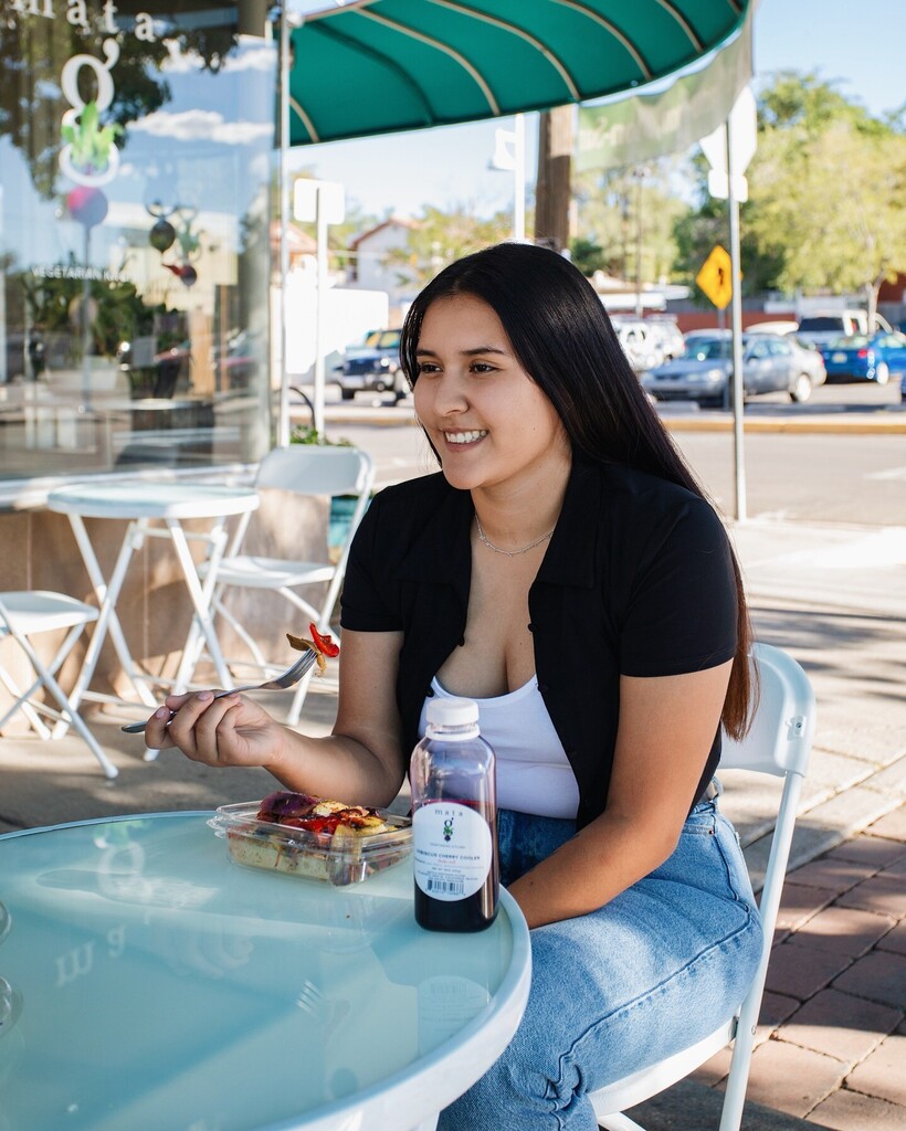 Stay warm with a summer throwback: Beautiful afternoons, good conversation, and delicious healthy food 🥙🥕🥬

#vegan #plantpower #eatyourveggies #throwback #albuquerque #vegetarian #foodies #restaurants #nobhillabq #matagveg #grabandgo #albuquerquerest… instagr.am/p/ClmeR_Tp_lQ/