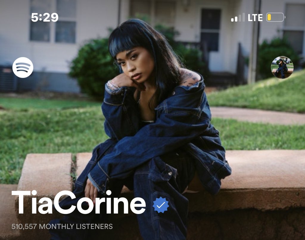 tiafreakyass tweet media