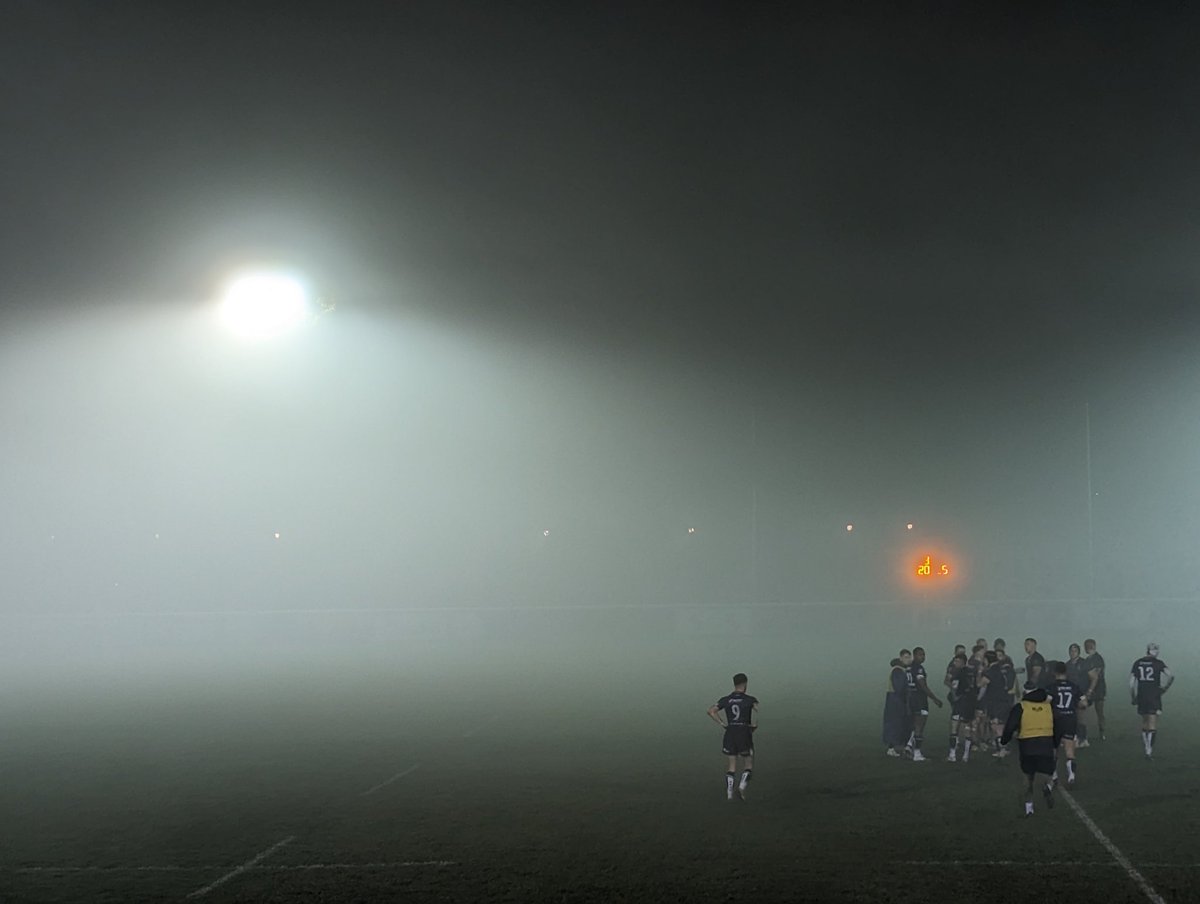 SamCChapman's tweet photo. Congratulations to the @RoyalNavy U23s on their win over the @BritishArmy 44-3 👌⚓😯 We managed to see most of it despite the #fog! #ArmyNavy here we come, what an excellent #Wednesday! @NAVYfit @ArmySportASCB @TheNavyLawyer https://t.co/b5Hsk3wUFo
