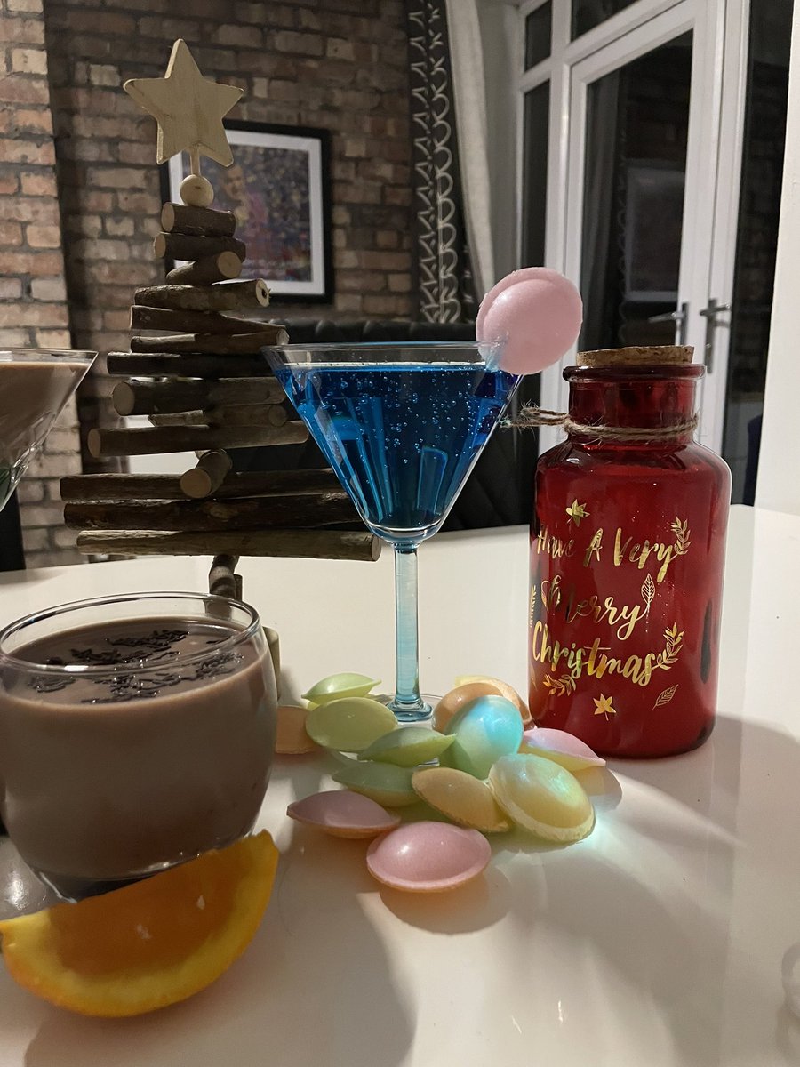 CocksandShots's tweet photo. Christmas Cocktails Available 🎄🍹#cocktails #christmas #chocolateorange #aftereightchocolate #family #friends #XMAS2022 #manchester#localdelivery https://t.co/UfPGy76Ptr