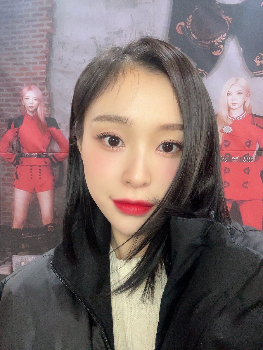 [Weverse]

#Gahyeon Tengamos un diciembre lleno de solo cosas felices~~🦊

#Dreamcatcher #Weverse