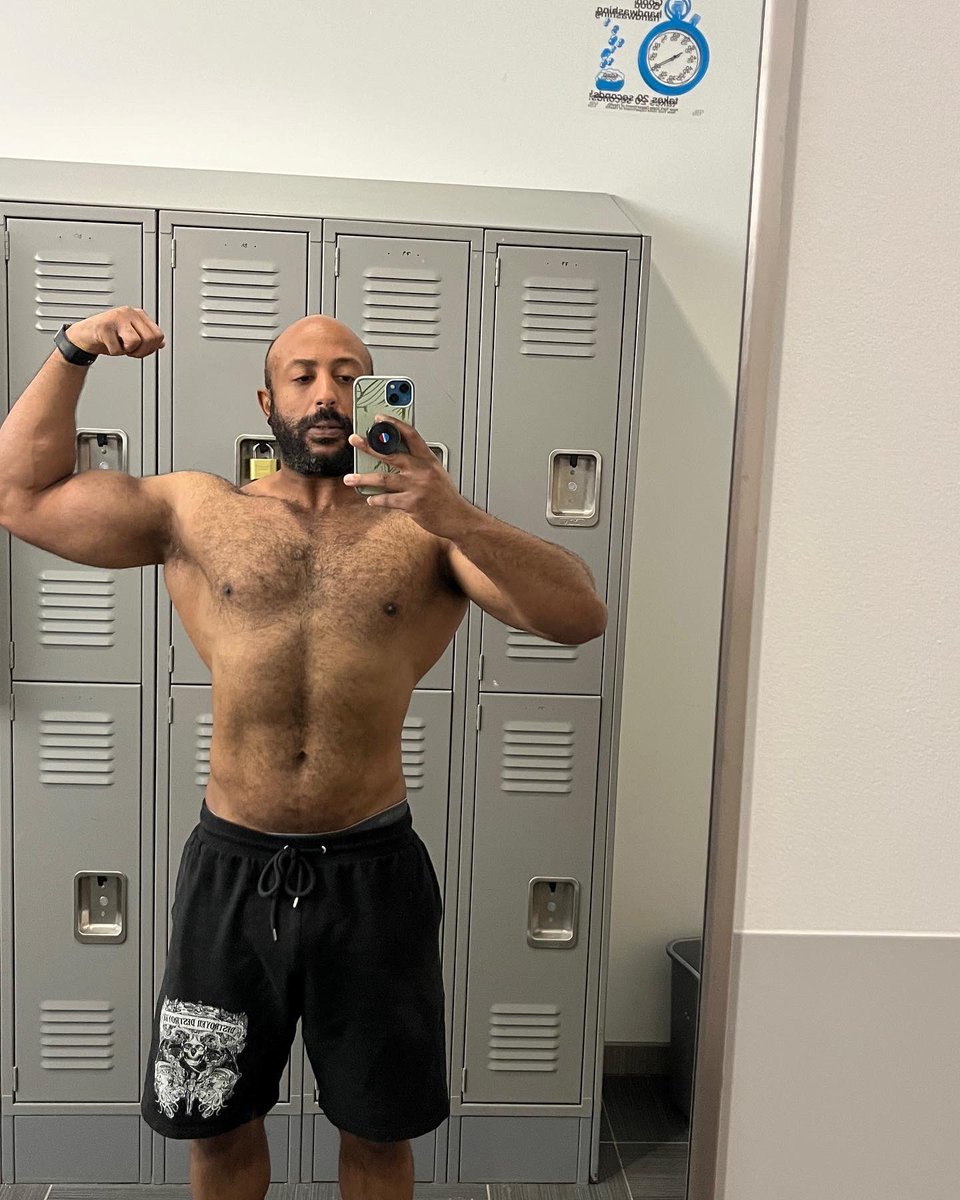 vallasare's tweet photo. Improving every day. I will never quit this sport.
#bodybuilding #gaybodybuilder #growth #bulking #biggerandbetter #moremuscle #musclegrowth #jacked #ripped #classicphysique https://t.co/vCqysGm5M2