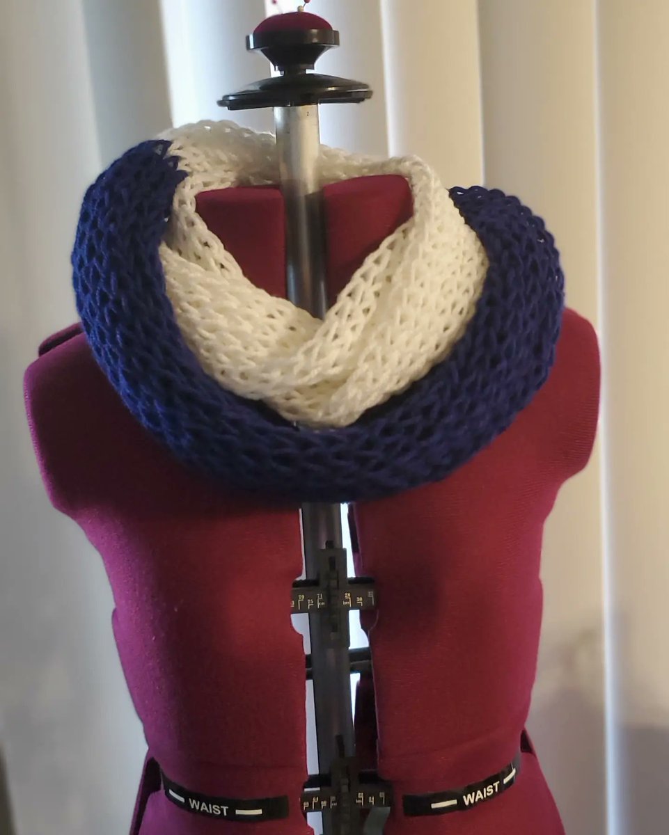 Fromahappyplac3's tweet photo. Happy Wednesday y'all!
I finished some drop stitch scarves today. These beauties will drop on the etsy shop this Friday! 😍
#dropstitch
#scarfseason
#scarf
#makerlife
#smallbusiness https://t.co/f1zeQj2CLV