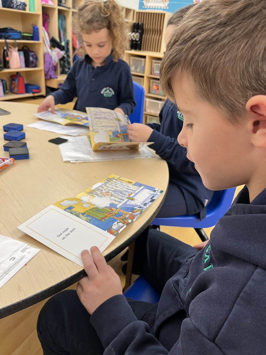 MrsK_QH's tweet photo. Thanks @trishdolan2 for introducing us to some new @FlyleafLiteracy resources @QHMilton https://t.co/j5l60IYzd6