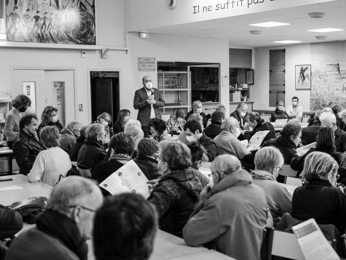 ElusGaucheNimes's tweet photo. Nous étions plus de 150 personnes ce soir pour une Rencontre Citoyenne porteuse d’espoir. Un moment important avant nos vœux le 14 janvier prochain, et plusieurs des séries de rencontres dans la ville, pour enclencher tous ensemble cette seconde partie de mandat. https://t.co/Th7TtTGyl9