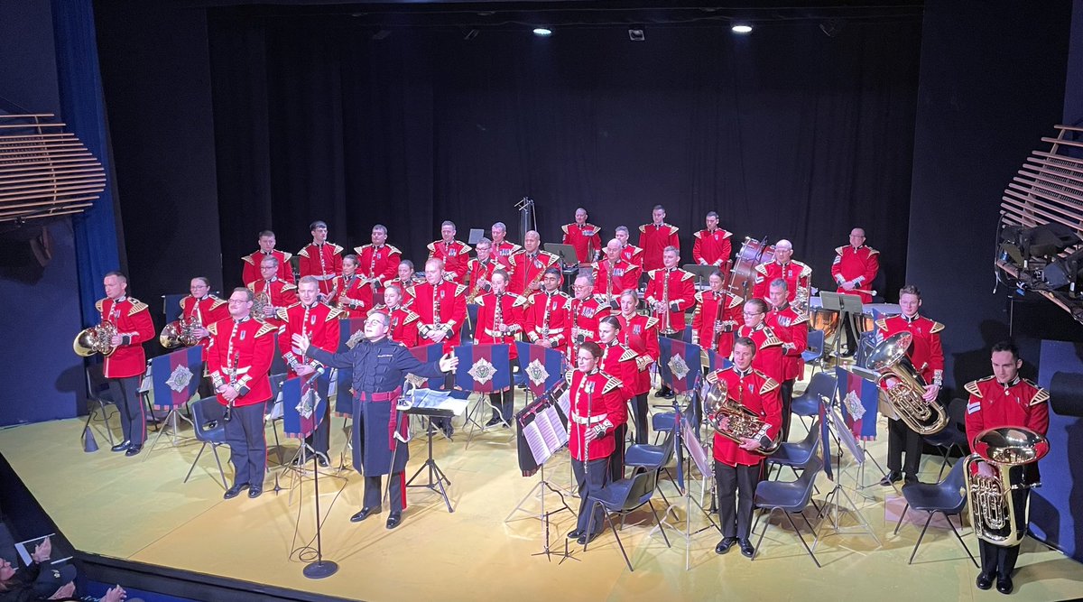 A great pleasure to support #Sussex <a href="/SSAFA/">SSAFA</a> this evening in the company of the @ScotsGuardsBand - celebrating #StAndrewsDay and a little early #ChristmasCarol singing. At Christmas, and throughout the year, Service Charities provide vital support to serving &amp; veteran communities.