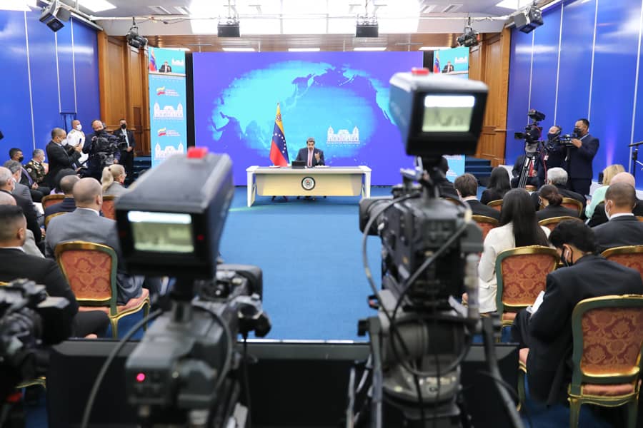 torrealbaf's tweet photo. El Compatriota Bolivariano Trabajador Presidente @NicolasMaduro celebra el Segundo Acuerdo Parcial firmado entre el Gobierno de Venezuela y un sector de la oposición del país, asegurándonos de continuar trabajando por la protección de los venezolanos.

#LoLogramosEnMéxico https://t.co/hWtvYsZ8II
