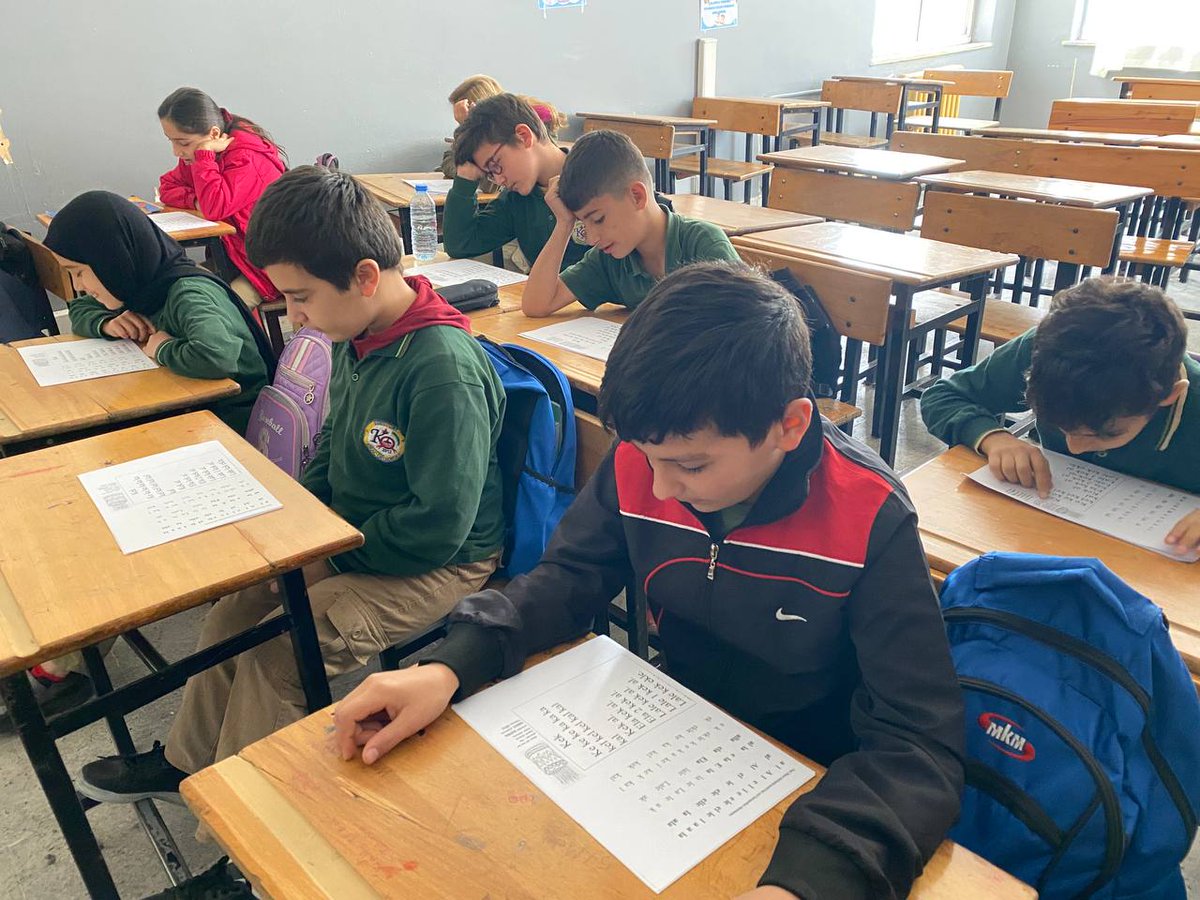 istogrmeclisi's tweet photo. 📝📚"Geleceğimiz Olan Çocuklarımız İçin"

📕📖 Bir Harf Bin İstanbul Projemiz kapsamında Esenyurt Kıraç Ortaokulu'nda eğitim veren Kıymetli Öğretmenimize teşekkür ederiz.👏🏼

@tcmeb @memleventyazici
@istanbulilmem @ErsahinMustafa https://t.co/vSdsnZBfkc