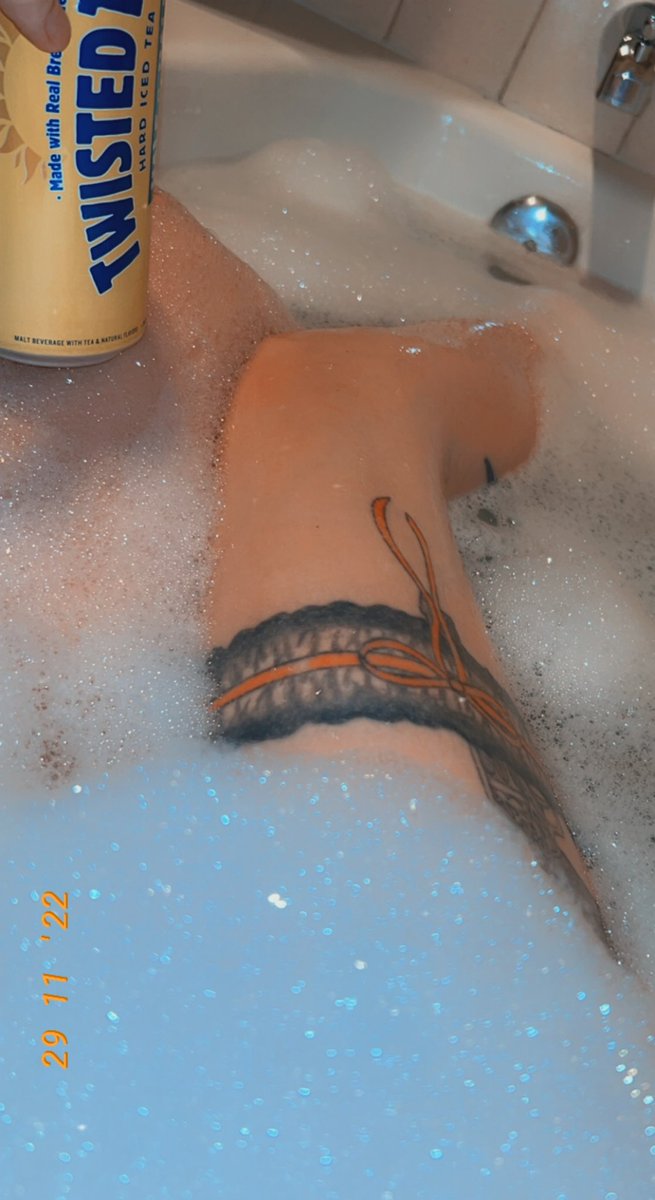 dixie_hills4's tweet photo. Put me to work y'all🥵 2 min custom videos starting at 50$, DM me😏 let's talk💦 #OFgirl #follow #MAMA2022 https://t.co/YadYwrRGnf