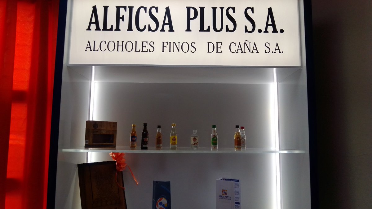yulls_yusimi's tweet photo. 🇨🇺 Con el objetivo de producir alcoholes finos y superfinos a partir de la melaza de caña se crea la nueva Empresa Mixta ALFICSA PLUS S.A. quien este 30 de Noviembre cumple 3 años de creada. #Cienfuegos #JuntosPorCuba. https://t.co/eKYLry2blf