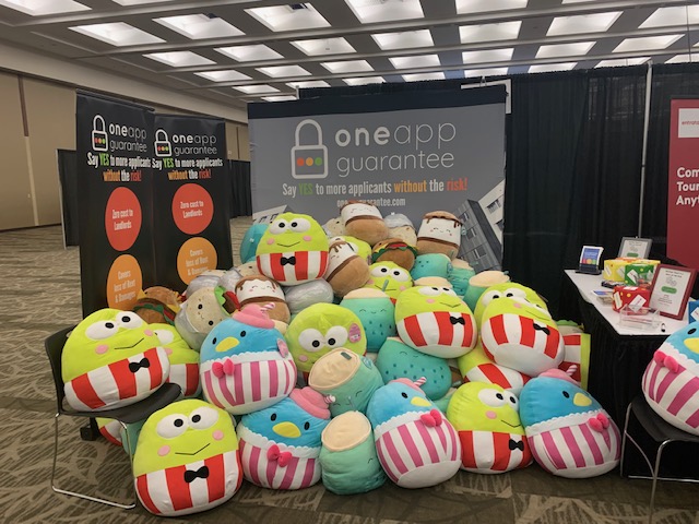 OneAppGuarantee's tweet image. We had a BLAST at the #PNWTrendsConference2022 yesterday! Can't wait for the next event. 

Our goal is to get applicants in homes!✅ Visit oneappguarantee.com to learn more.