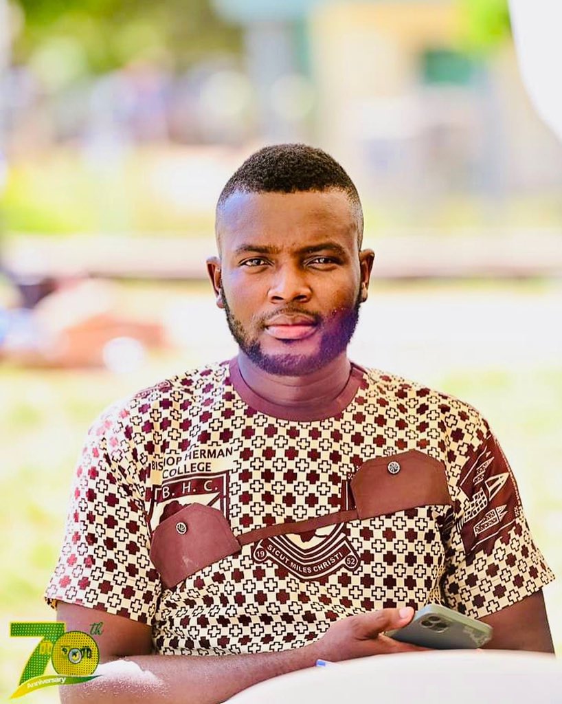 TheKomla_Adom's tweet photo. Nothing to see, just a regular boy with BIG Grace.
Costume made by Smart Obeng βs #SmartTrendz
Occasion: Bishop Herman Old Boys Union - BHOBU 70th anniversary homecoming
π· Joseph Archibald Whadji https://t.co/cyptDfrdHY