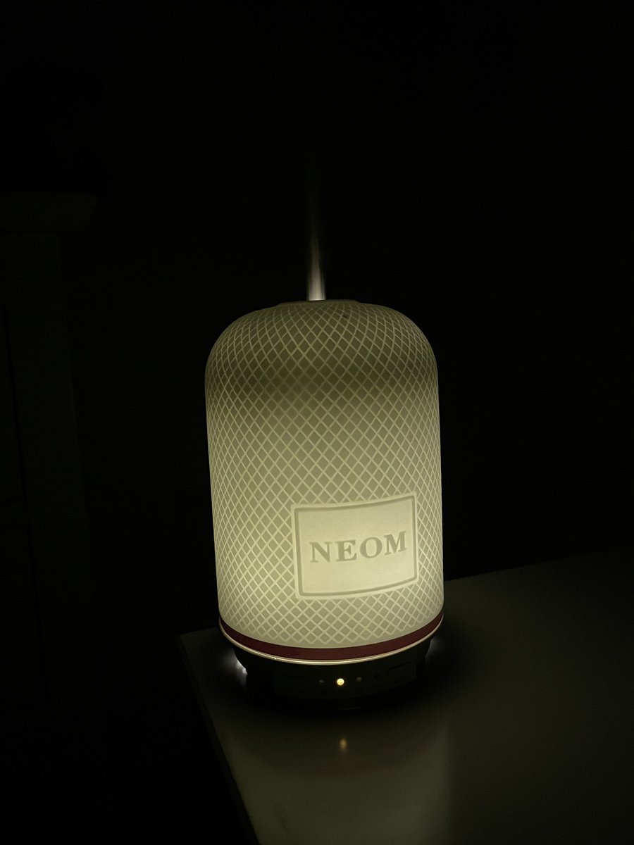 abicampbell01's tweet photo. Bedtime chill time with @NeomOrganics 🫶🏼

#neom #neomorganics #sleeptips #fallasleepquickly #bedtime https://t.co/PdfQVYD8AV