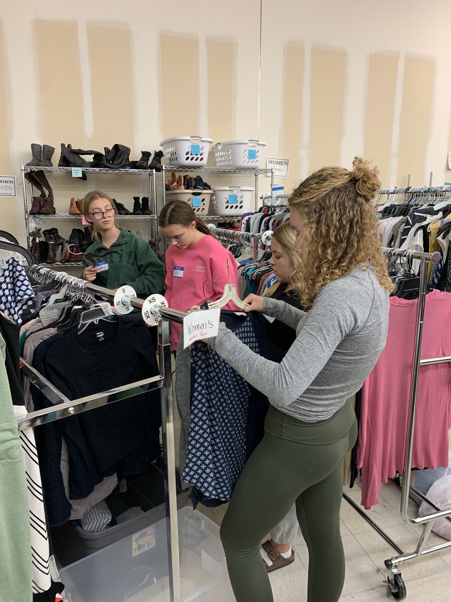 Back for round 2 helping sort clothing <a href="/OneDublinOhio/">One Dublin</a> with Grizzell Gives Back <a href="/gmsDCSD/">Grizzell Middle School</a>