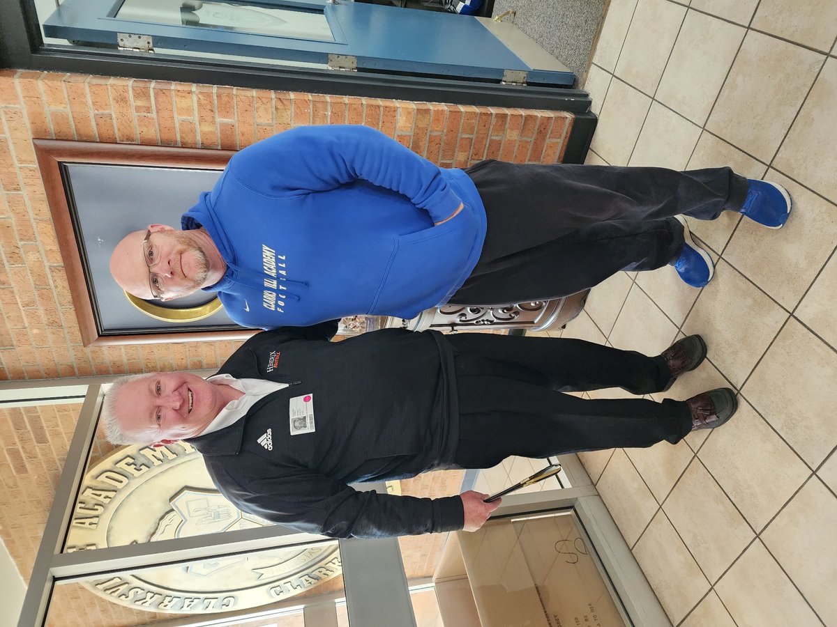 COACH_MURRAY34's tweet photo. Blessed to have Hendrix College and Coach Shannon O'Brian stop by today.  Great athletics and an incredible academic school.  Thank you for recruiting CLARKSVILLE ACADEMY!
#ELITE 
#CAPLAYER
#CARECRUIT https://t.co/tVxCnyAMeD