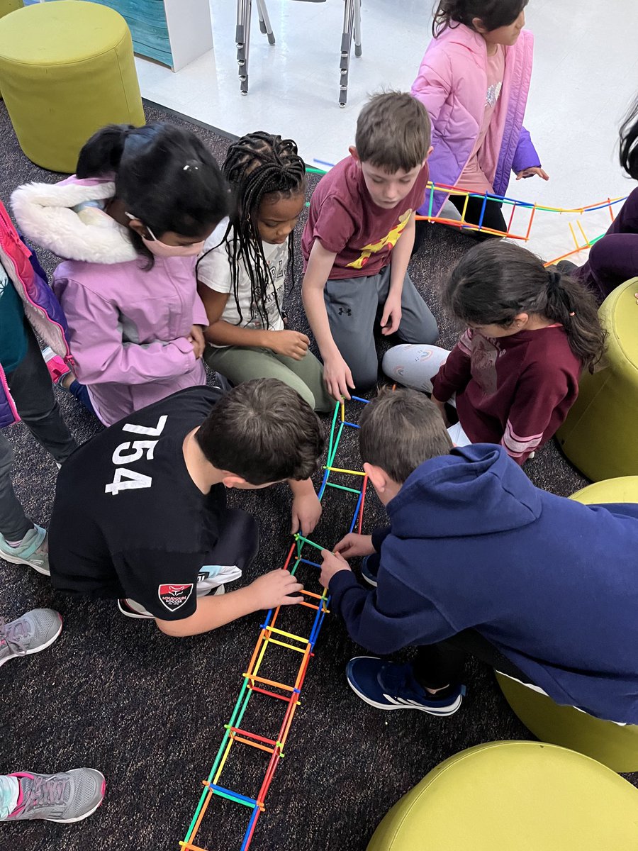 KPavlocak's tweet photo. What began as indoor recess fun quickly evolved to using our 5C’s as we created through collaboration, contribution, used critical thinking, and communication. ⁦@LCPSProLearning⁩ ⁦@GoshenPostES⁩ #gogpgators https://t.co/rpioj0f7qt