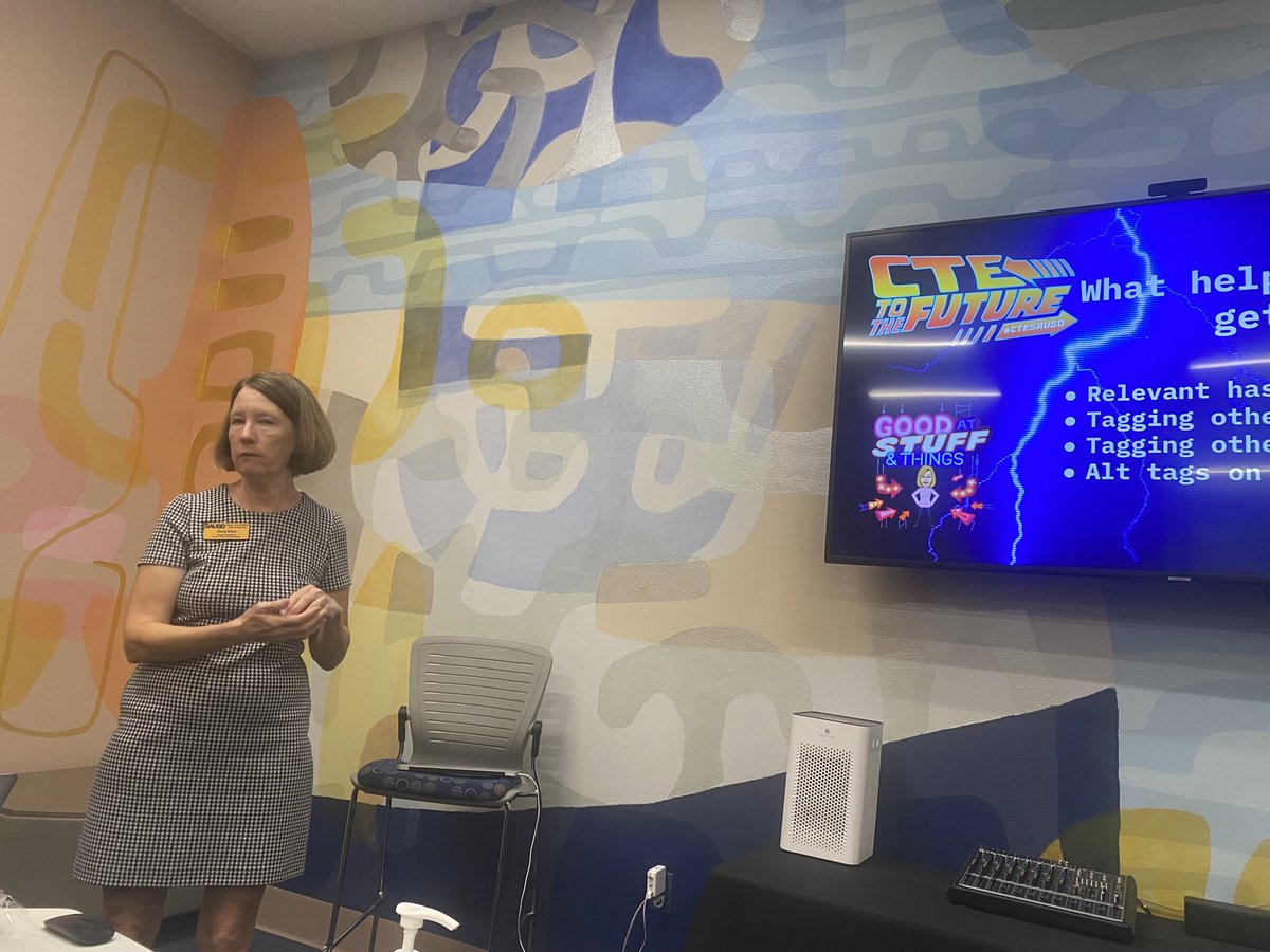 CTE’s Stacy Kline sharing Twitter Tips with our team. She is a social media super star!! Thanks CTE!! ⁦<a href="/BiancaBarquin/">Bianca Barquin</a>⁩ ⁦@Disbell_sausd⁩ ⁦⁦<a href="/omarezz/">Omar Ezzeldine, Ed.D.</a>⁩ ⁦<a href="/JerryAlmendarez/">Jerry Almendarez</a>⁩
