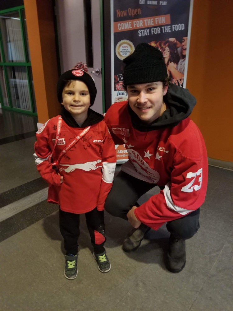 I was so happy today to receive a photo of Wolves Alumni Connor Clattenburg taking a picture with my nephew at a Soo Greyhound private function for kids with the club pass. Soo is my home town and they all just love Clatty. Thanks for that photo Clatty made my nephews night.