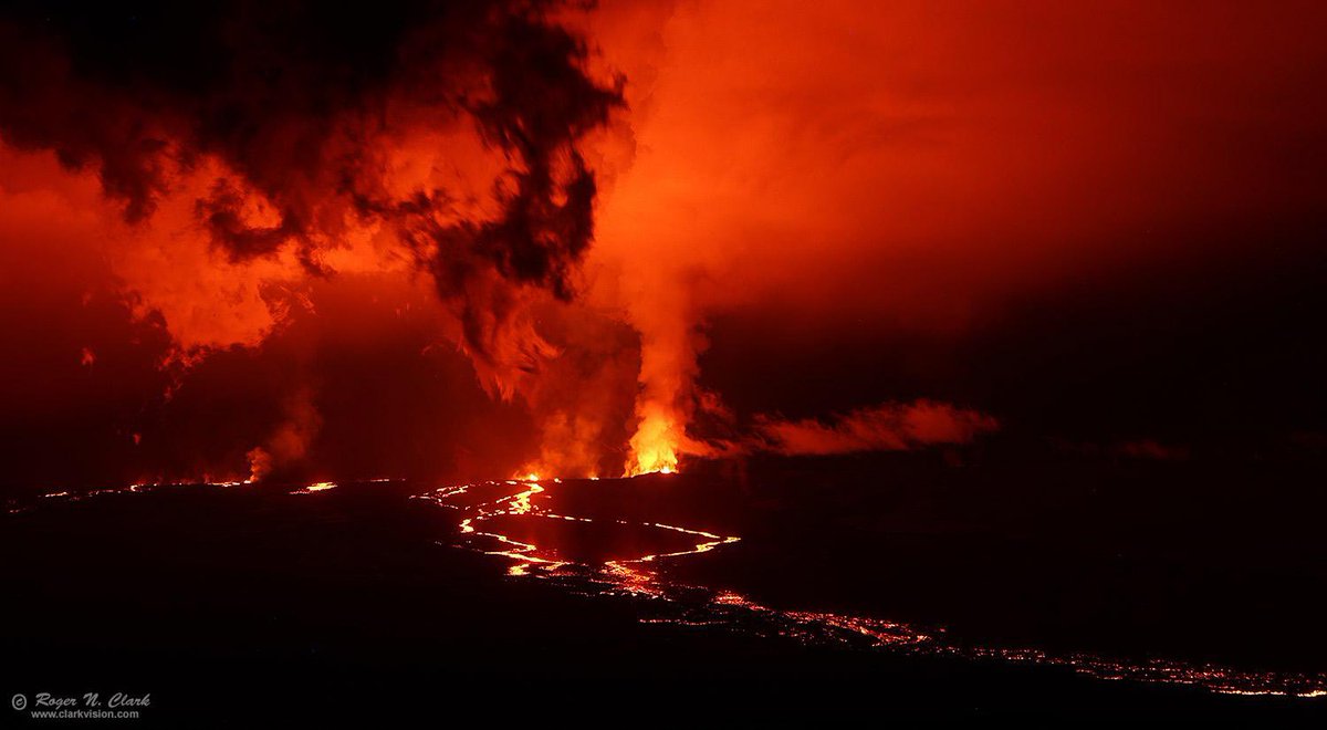 FAB87F's tweet photo. Mauna Loa, Hawaii Eruption, 5 AM, November 30, 2022
#NaturePhotography #RestlessEarth #RealGlobalWarming https://t.co/kCGhtu9Nv5