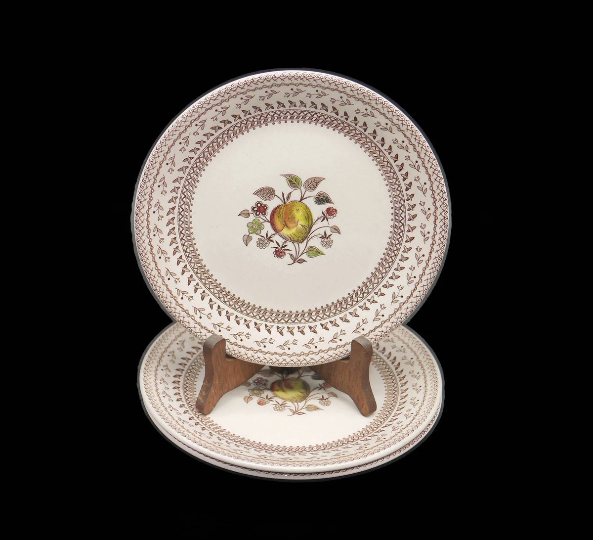 G97816960Girl's tweet photo. Johnson Brothers Fruit Sampler salad plate. Old Granite ironstone made in England. https://t.co/u95jMsnsug via @Etsy #BuyfromGroovy #antiqueshop #tableware #vintagetableware #EtsySeller #EtsySellers #JohnsonBrothers #FruitSampler #JohnsonBrothersFruitSampler #OldGraniteIronstone https://t.co/7kopNU6MmJ