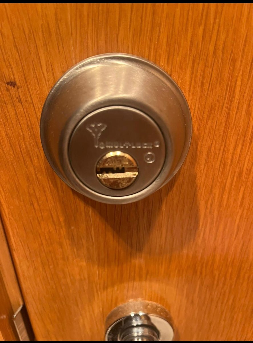 cleveland_911's tweet photo. 911 Locksmith provides home lock installation service to residential properties throughout Cleveland, Ohio and the Greater Cleveland area. https://t.co/Hsu8Hj8ln4 (216) 777-7170
.
.
#LockInstallation #ClevelandLockInstallation #ClevelandLocksmith #LocksmithCleveland https://t.co/6Fwk3Fh7p0