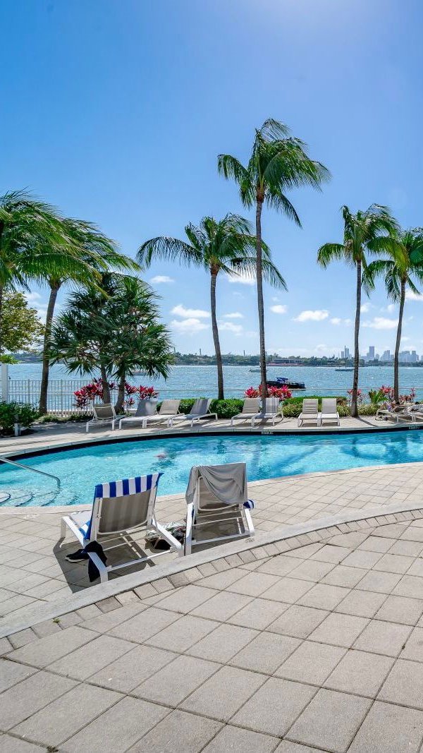 Spacious 2/2 corner unit with extraordinary city, bay, and ocean views 😍 Breathtaking sunrises and sunsets from all rooms and spacious private balcony.

The Waverly
1330 West Ave #2302, Miami Beach

Offered at: $1,150,000

Contact us for more information 🔑